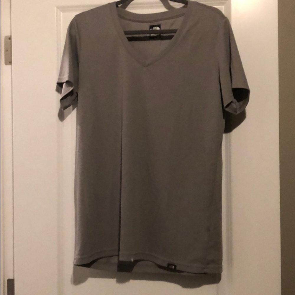 Women’s North Face V-Neck Tee